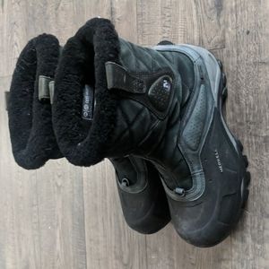 used like new merrel snow boots
